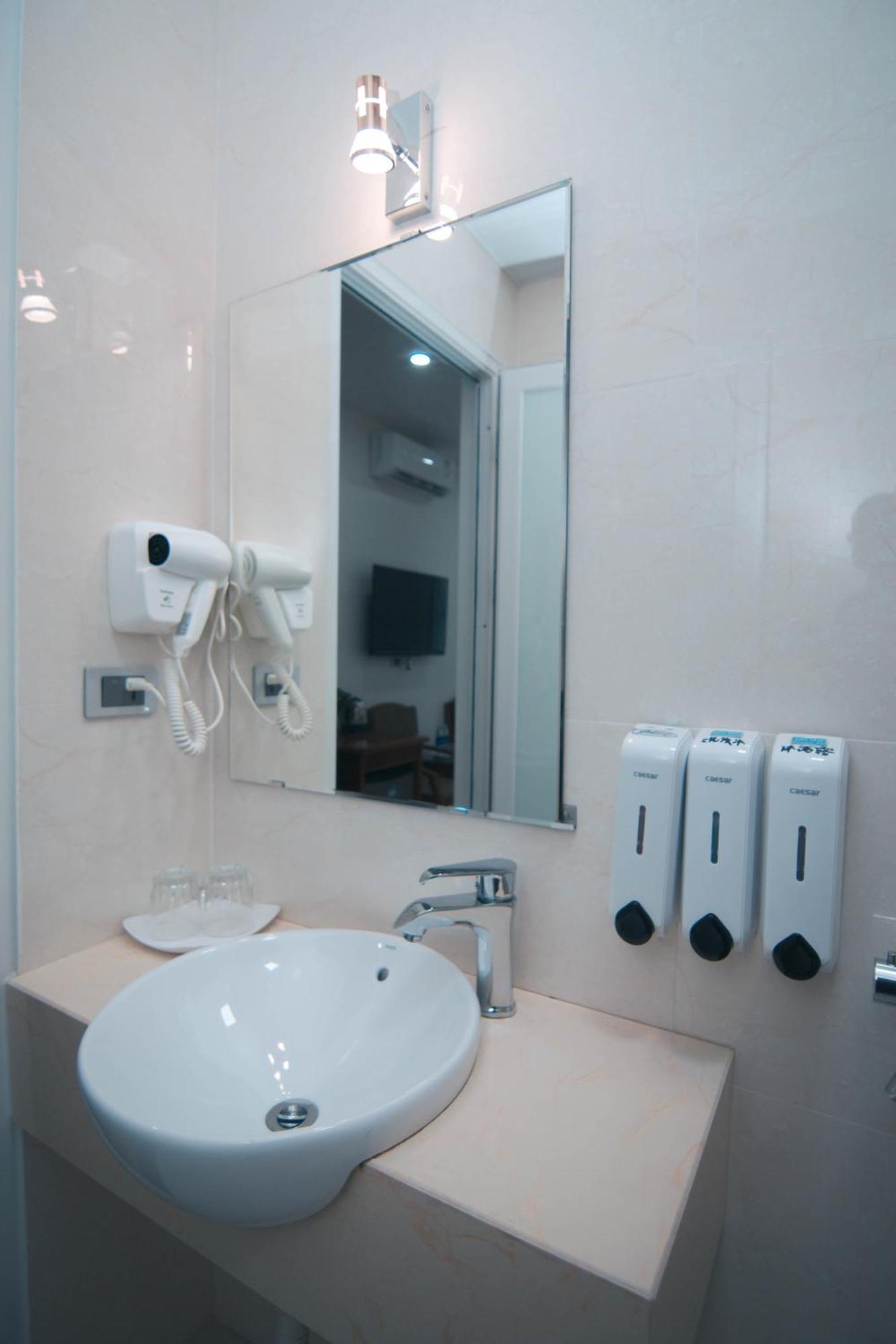 Hoang Long Hotel ฮาลอง ภายนอก รูปภาพ